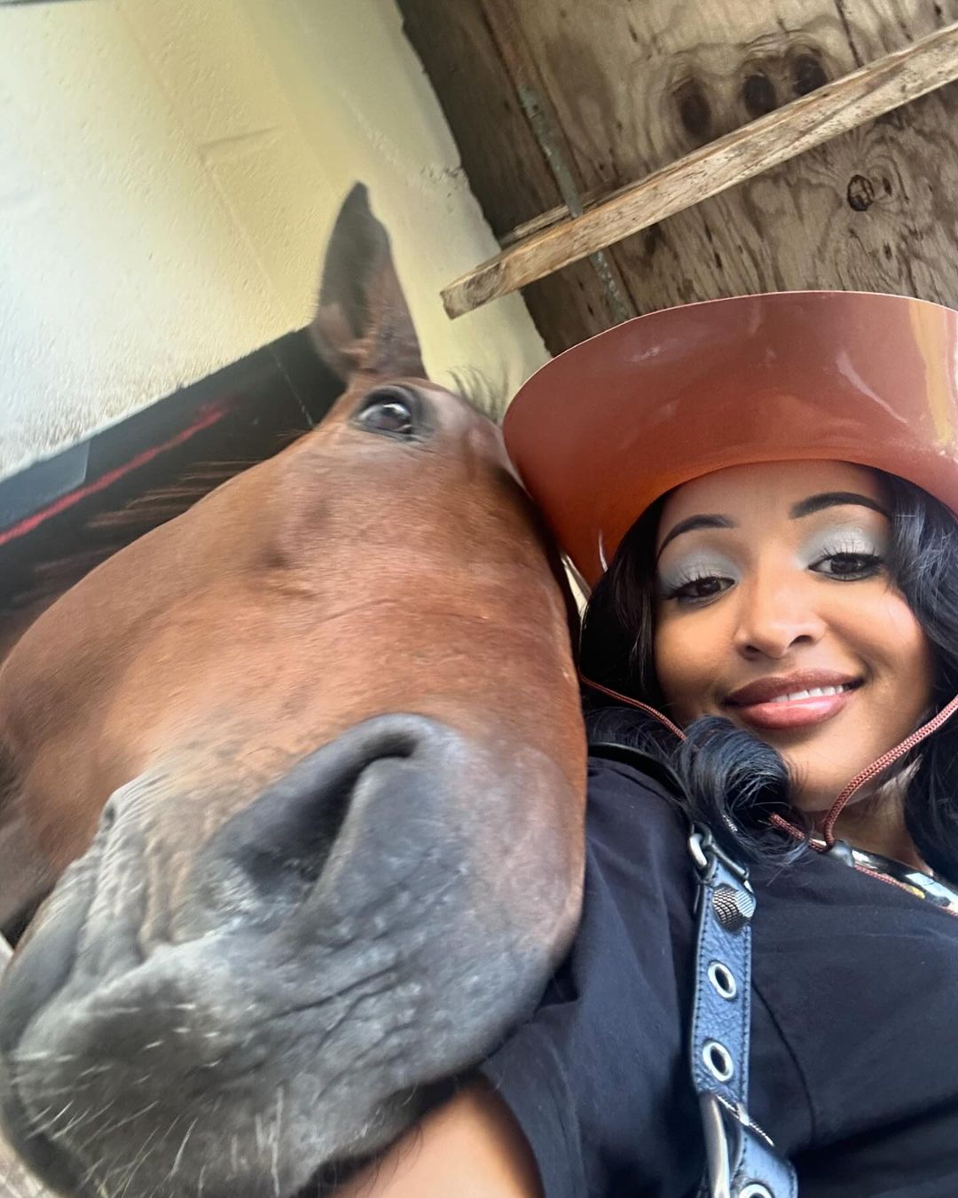 PHOTOS Shenseea Goes Horse Back Riding 3