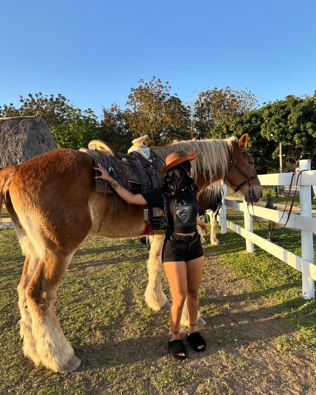 PHOTOS Shenseea Goes Horse Back Riding 6